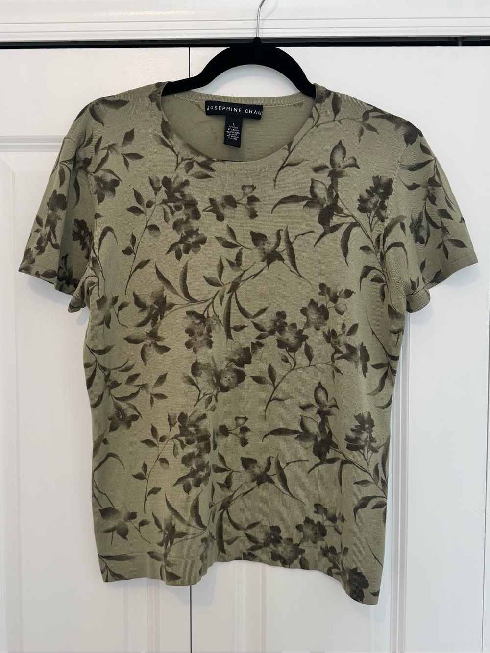 Silk Blend Josephine Chaus Olive Green Floral Short Sleeve Tee size large